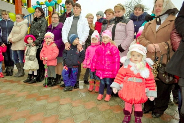 Столица близнецов: украинская деревня, где живут более сотни близнецов
