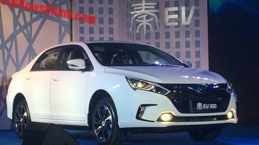 В Китае появился новый бюджетный электромобиль