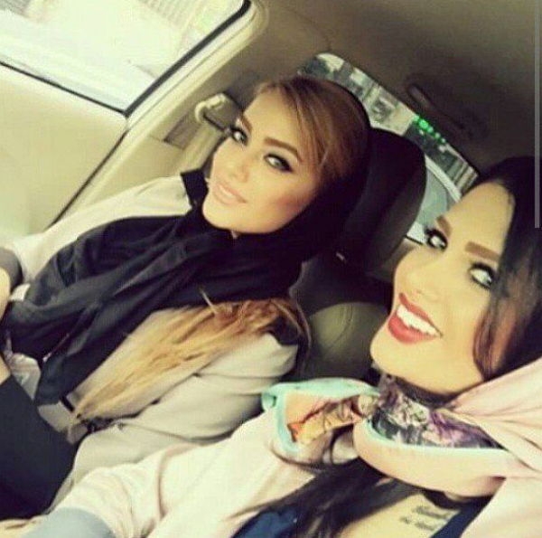Фото этих иранских женщин на родине приравниваются к порнографии
