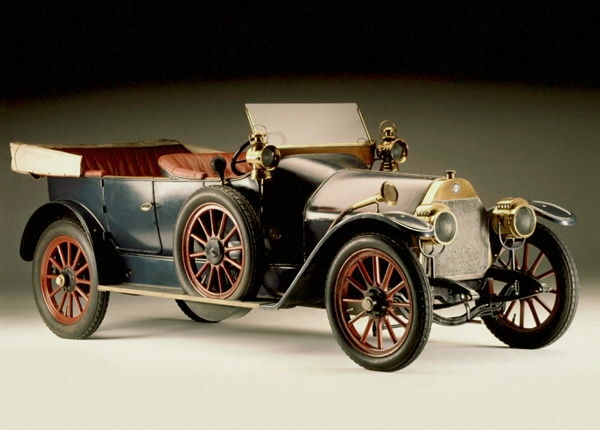 С каких моделей начиналась история автопроизводителей