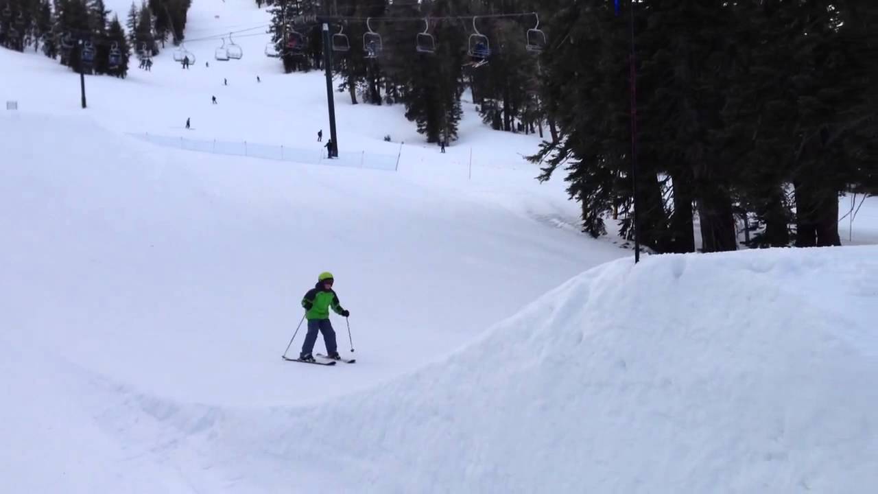 Первая попытка прыжка на лыжах