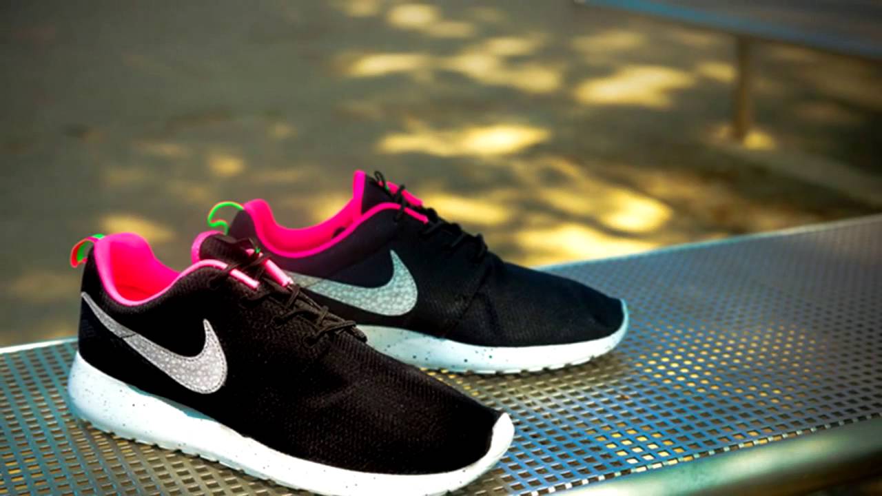 Оригинальные кроссовки nike. Nike кроссовки 'Roshe 1'. Nike Roshe Run Safari. Крутые найки. Фотосессия кроссовок найк.