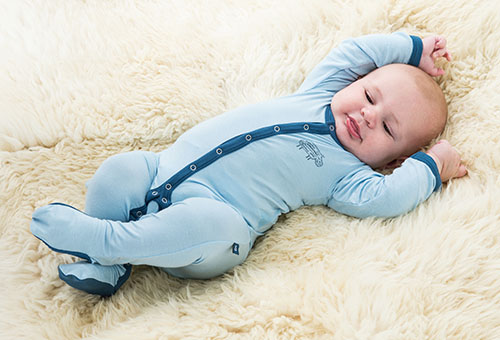 Как правильно выбрать одежду для новорожденного ребенка