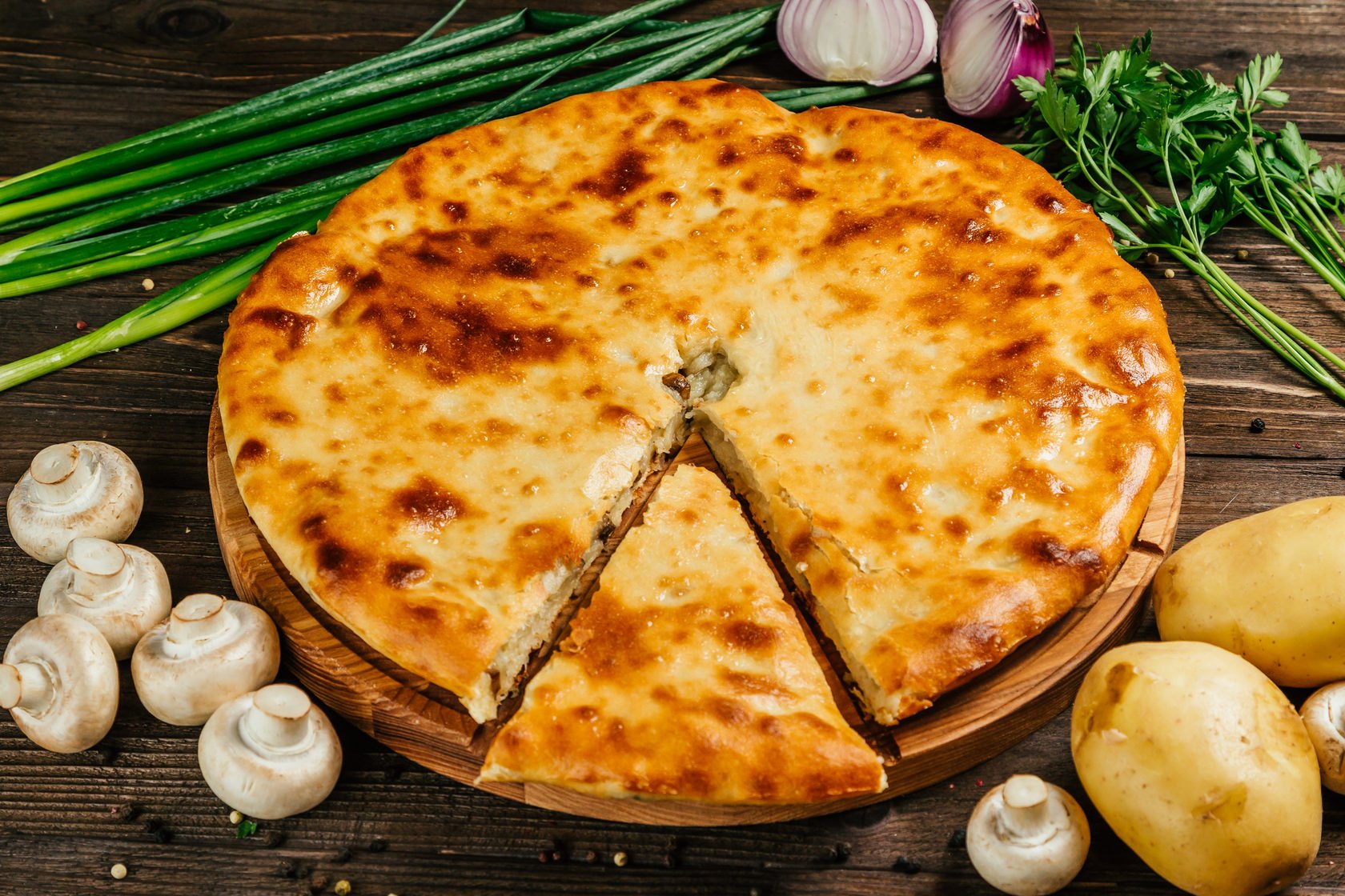 Перекус на праздник: выбираем начинку для осетинского пирога