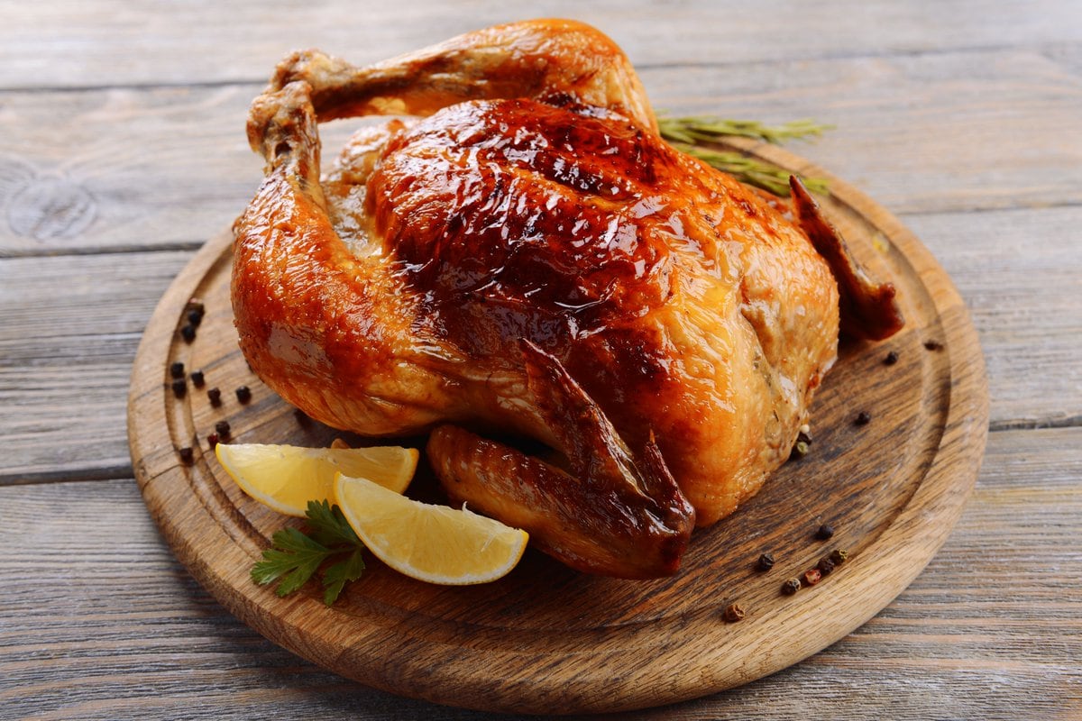 Обед для семьи: приготовьте вкусную курицу с сочным мясом хрустящей корочкой