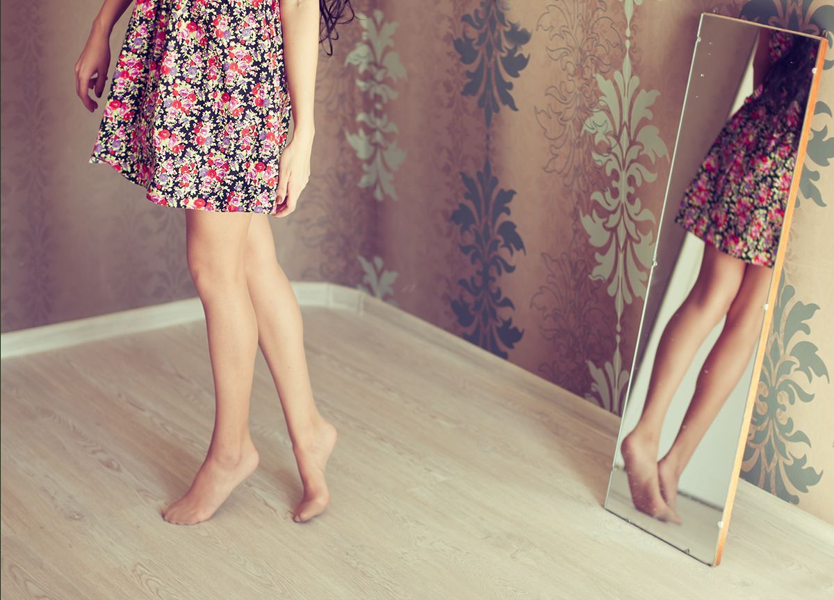 Почему шелушится кожа на ногах